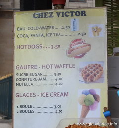 Prices for street food in Paris, Hot dogs and waffles
